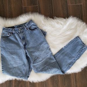 B2G1 VTG Levi's 550 Highwaisted Tapered Leg Jeans